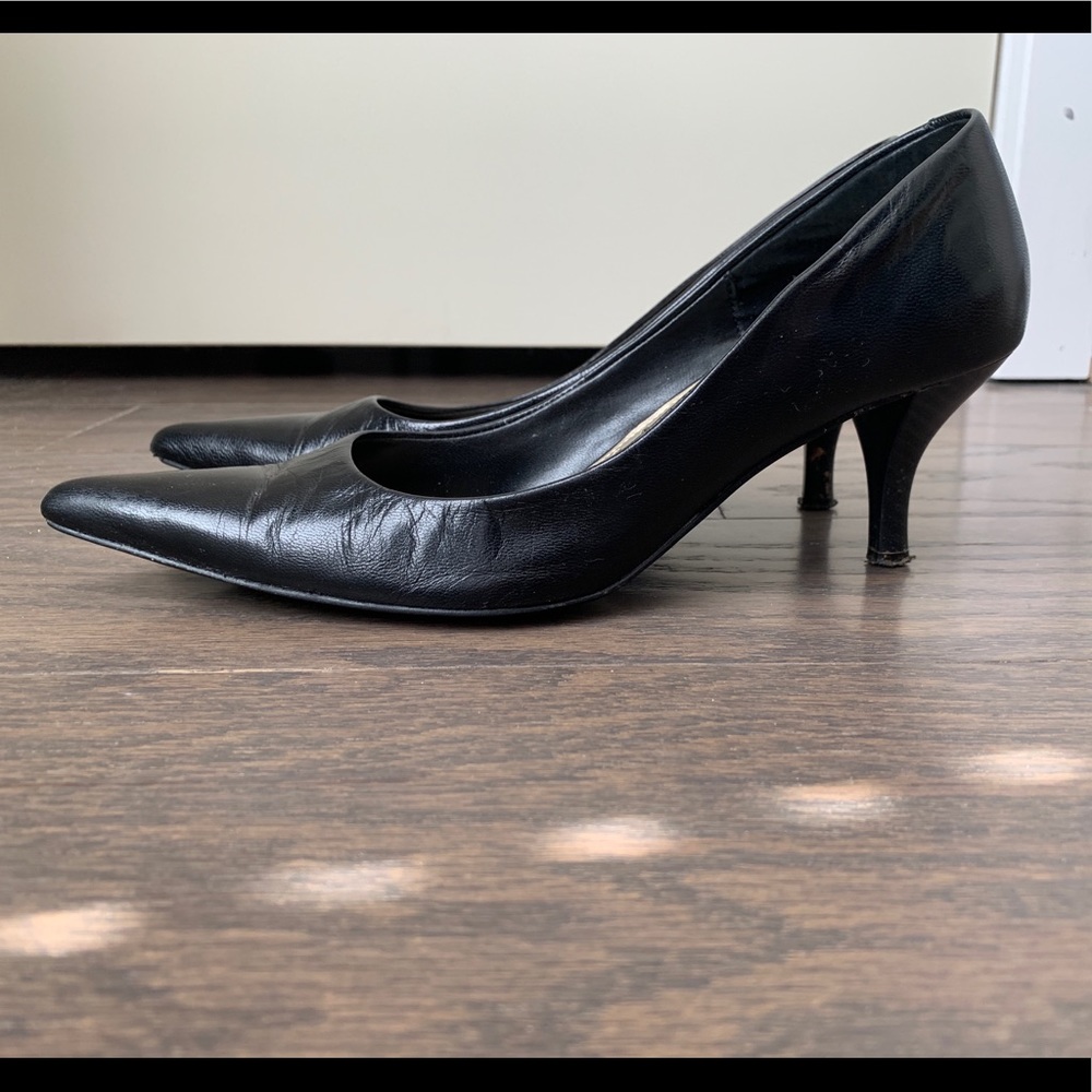 Nine & Co. Black Pumps